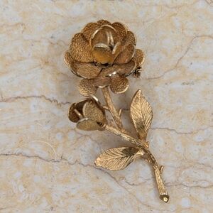 Vintage Gold Tone Roses On Stem With Floral Leaves Brooch Pin